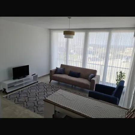 Alsancak Harika Konumlu Apartamento Cirénia
